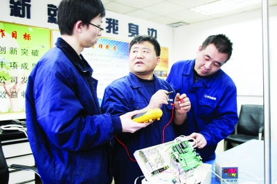 《河北工人报》头版头条：忠诚，是值得以命相托的情谊 