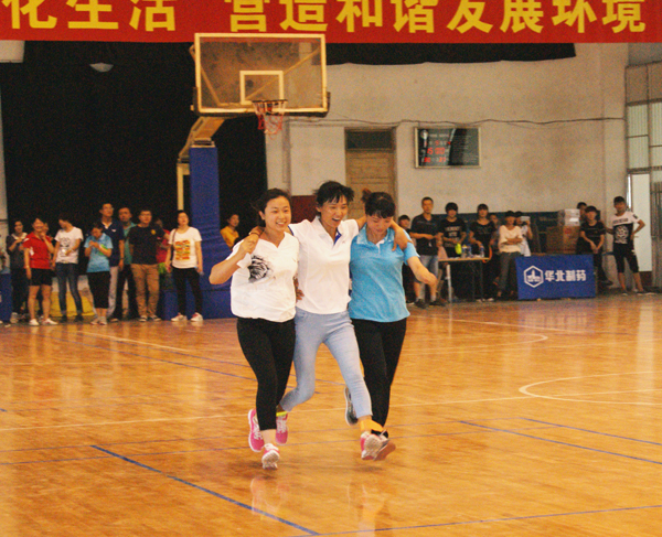 mg冰球突破“跃动青春”趣味运动会圆满落帷<br />