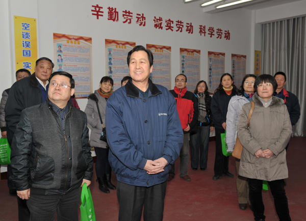 mg冰球突破劳模展厅和职工创新工作展室开馆<br />