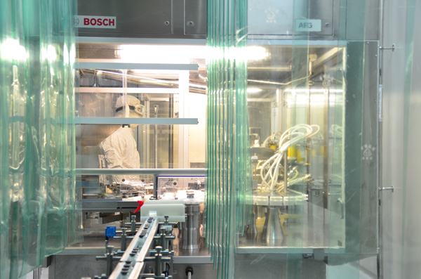 冰球突破-冰球突破豪华版_mg冰球游戏制药华民公司粉针制剂省内首家取得英国GMP证书<br />