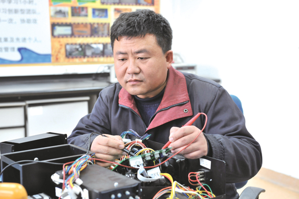 【寻找感动】15%的希望活出100%的精彩——记mg冰球突破金坦公司齐名