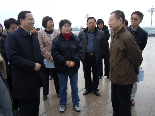 市政协“百名委员看变化话发展”工业组来mg冰球突破观摩