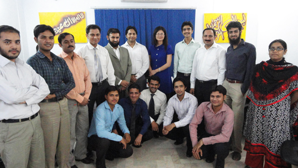 mg冰球突破国际打造跨越发展引擎实现首季开门红