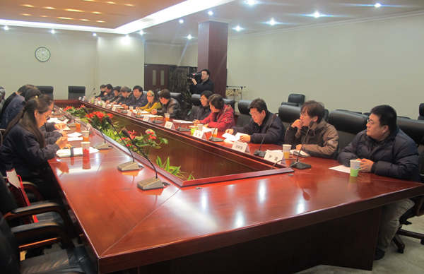 冰球突破-冰球突破豪华版_mg冰球游戏制药召开统战人士座谈会