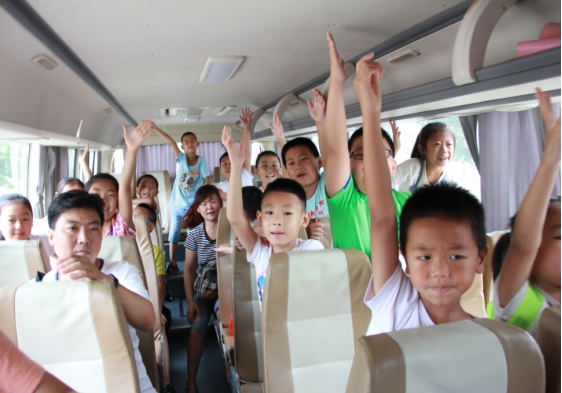 河北新闻网：冰球突破-冰球突破豪华版_mg冰球游戏制药品质文化之旅吸引百名市区中小学生探秘大药企