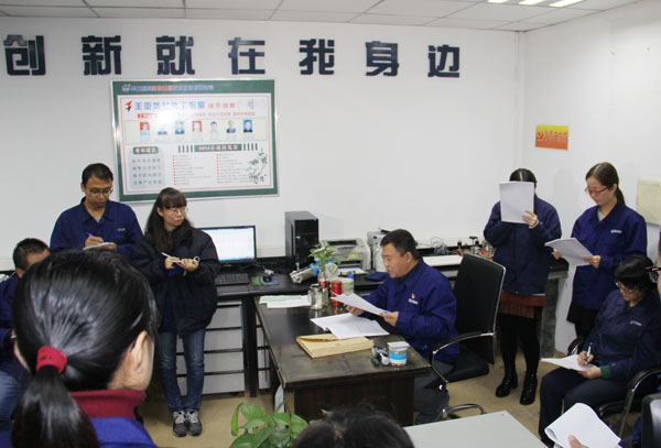 冰球突破-冰球突破豪华版_mg冰球游戏制药十九大代表齐名积极宣贯十九大精神